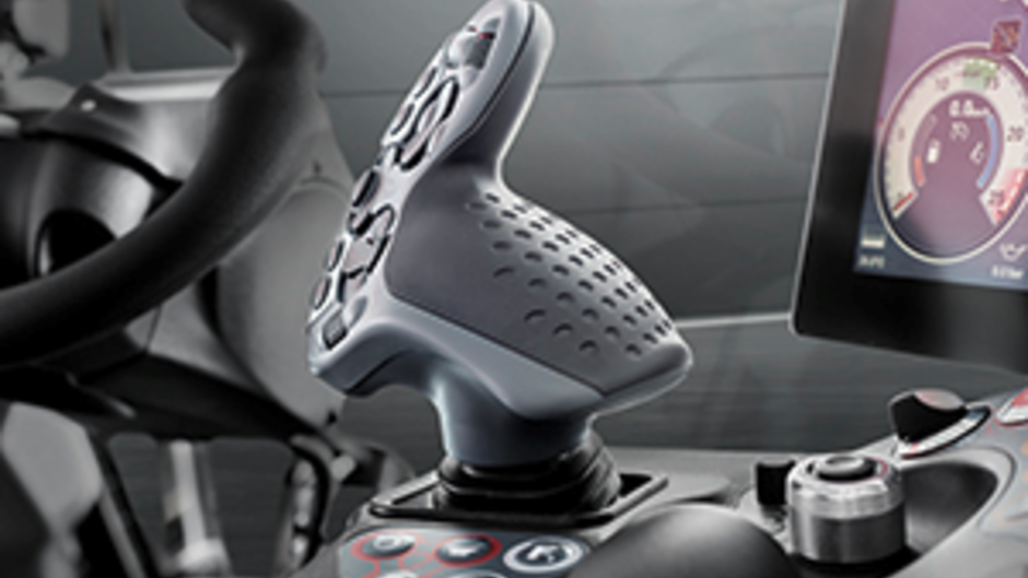 csm_m5_cockpit_joystick_PistenBully_100_4F_2016_dd580466bd